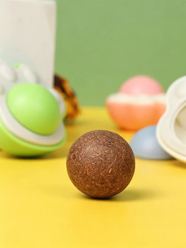 图片处理与卖点提炼 (6)_副本-compressed Catnip Lick Ball – Interactive Toy for Gentle Licking & Rolling