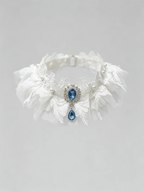 Vintage Royal White Lace Tulle Rhinestone Pearl Kitten Collar Bib